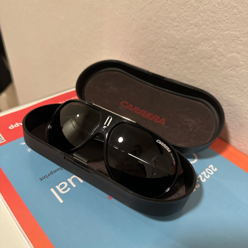 Men Carrera Polarized Sun Glasses..